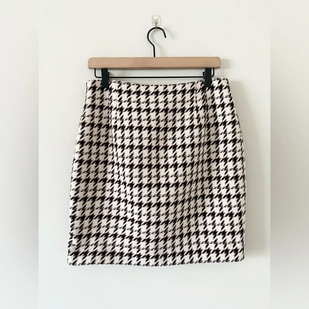 White House Black Market Pencil Skirt in Tweed Cream, Maroon Houndstooth Size 8